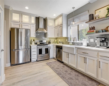 2913 Vista Butte Drive - Photo Thumbnail 13
