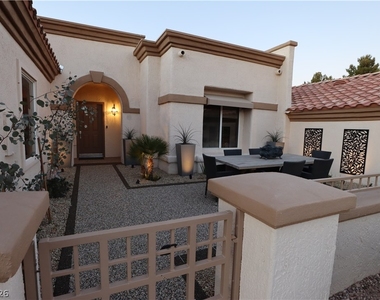 2913 Vista Butte Drive - Photo Thumbnail 3