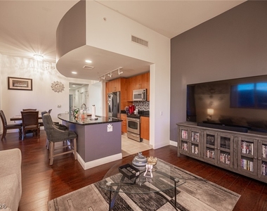200 W Sahara Avenue - Photo Thumbnail 14