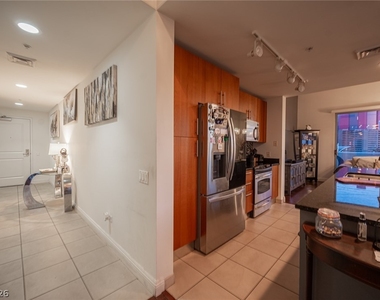 200 W Sahara Avenue - Photo Thumbnail 2