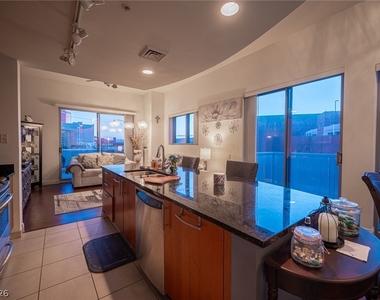 200 W Sahara Avenue - Photo Thumbnail 5
