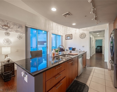 200 W Sahara Avenue - Photo Thumbnail 10
