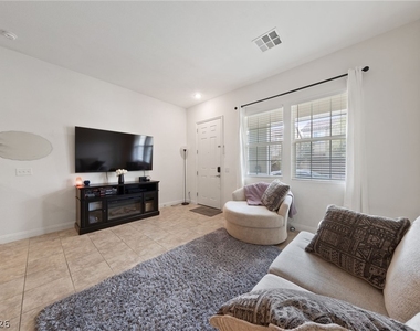 7544 Nicklin Street - Photo Thumbnail 4