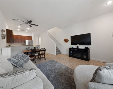 7544 Nicklin Street - Photo Thumbnail 5