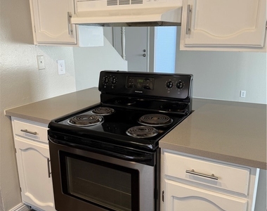 5188 Garden Lane - Photo Thumbnail 10