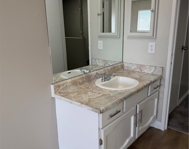 5188 Garden Lane - Photo Thumbnail 27