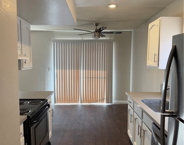 5188 Garden Lane - Photo Thumbnail 4