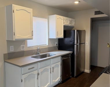 5188 Garden Lane - Photo Thumbnail 8