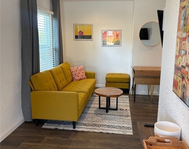 611 Bell Drive - Photo Thumbnail 3