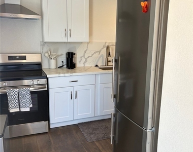 611 Bell Drive - Photo Thumbnail 8