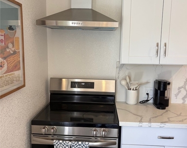 611 Bell Drive - Photo Thumbnail 7