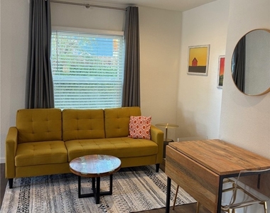 611 Bell Drive - Photo Thumbnail 4