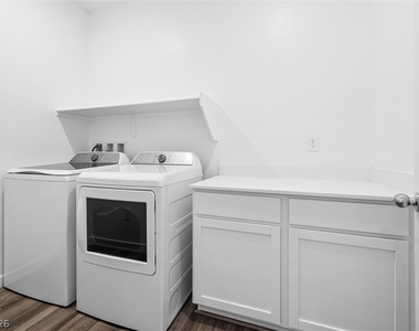 9446 Sequoia Ridge Avenue - Photo Thumbnail 16