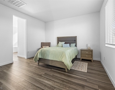9446 Sequoia Ridge Avenue - Photo Thumbnail 11