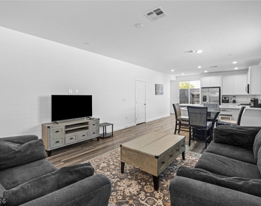9446 Sequoia Ridge Avenue - Photo Thumbnail 5