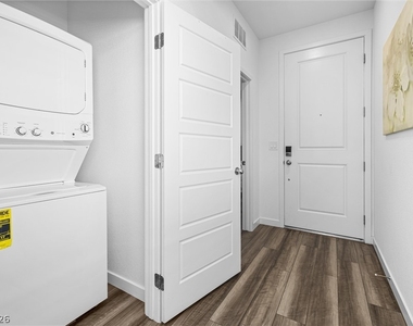9446 Sequoia Ridge Avenue - Photo Thumbnail 21