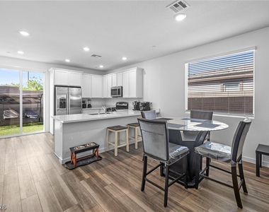 9446 Sequoia Ridge Avenue - Photo Thumbnail 8