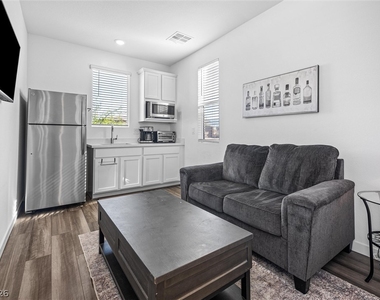 9446 Sequoia Ridge Avenue - Photo Thumbnail 23