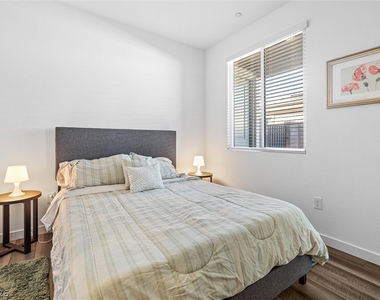 9446 Sequoia Ridge Avenue - Photo Thumbnail 19