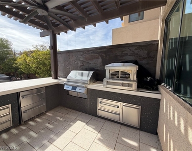 66 Pristine Glen Street - Photo Thumbnail 21