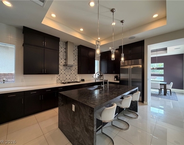 66 Pristine Glen Street - Photo Thumbnail 1