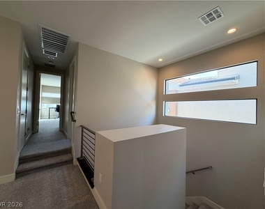 66 Pristine Glen Street - Photo Thumbnail 12