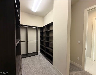 66 Pristine Glen Street - Photo Thumbnail 11