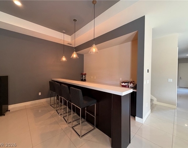 66 Pristine Glen Street - Photo Thumbnail 3