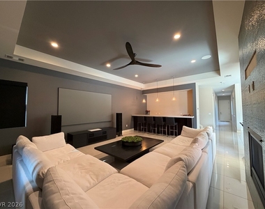 66 Pristine Glen Street - Photo Thumbnail 4