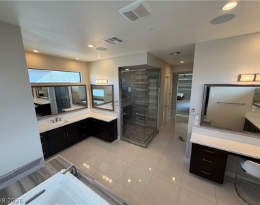 66 Pristine Glen Street - Photo Thumbnail 9