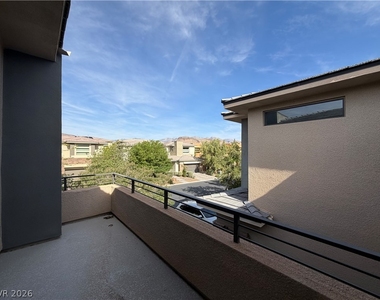 66 Pristine Glen Street - Photo Thumbnail 23