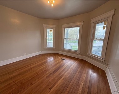367 Furman Street - Photo Thumbnail 6