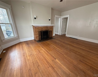 367 Furman Street - Photo Thumbnail 4