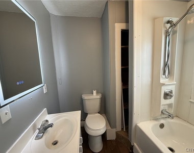 154 Seeley Avenue - Photo Thumbnail 9