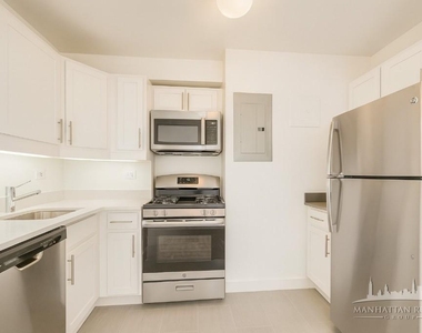 East 51st Street - Photo Thumbnail 1