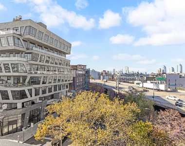 368 Leonard Street - Photo Thumbnail 9