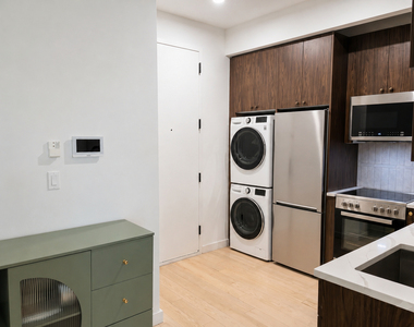 368 Leonard Street - Photo Thumbnail 3