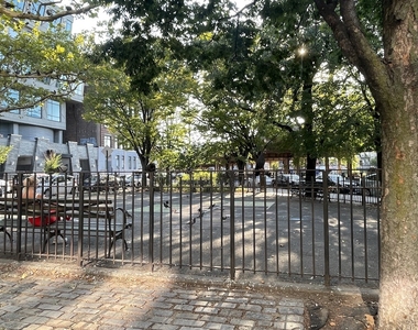 368 Leonard Street - Photo Thumbnail 11