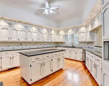 1000 Grayson Parkway - Photo Thumbnail 12