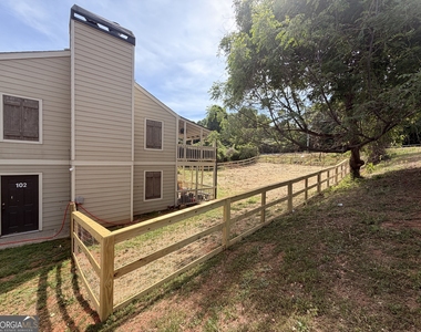 102 Welch Place - Photo Thumbnail 1