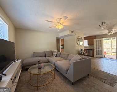 102 Welch Place - Photo Thumbnail 13