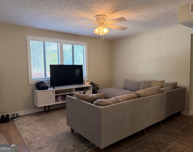 102 Welch Place - Photo Thumbnail 16