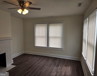 209 W Moore Street - Photo Thumbnail 3