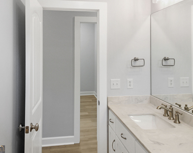 905 Wayne Street - Photo Thumbnail 24