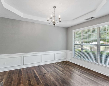 6250 Whirlaway Drive - Photo Thumbnail 13