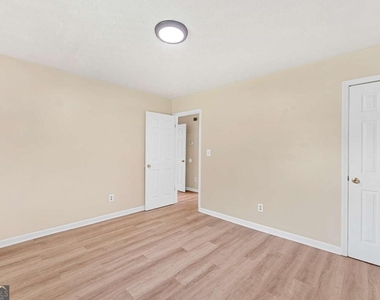 217 Tanglewood Drive - Photo Thumbnail 11