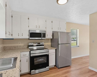 217 Tanglewood Drive - Photo Thumbnail 8