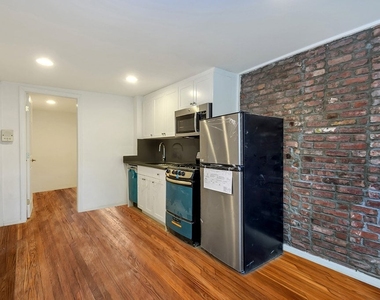 98 Christopher Street - Photo Thumbnail 1