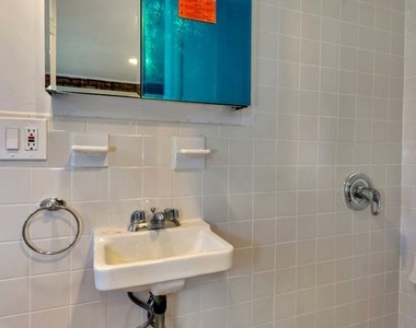 98 Christopher Street - Photo Thumbnail 3