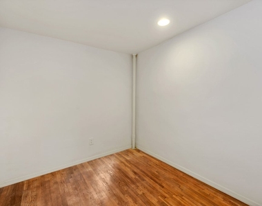 98 Christopher Street - Photo Thumbnail 2